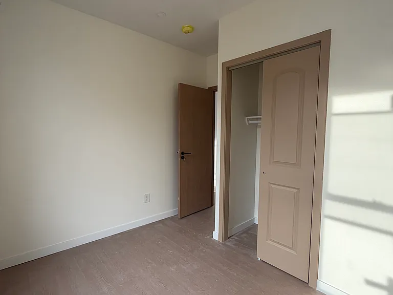 195 Avenue U #3R — Photo 5