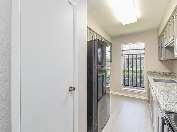 3rd image of 12725 Lima Dr #2725