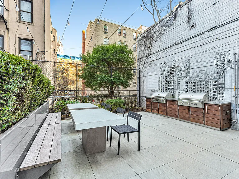250 E Houston St #9D — Photo 12