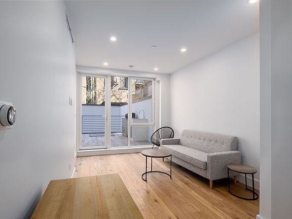 4th image of 231 W 20th St #1