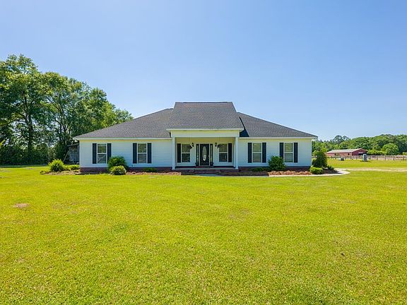 3rd image of 67 Sherry Ln