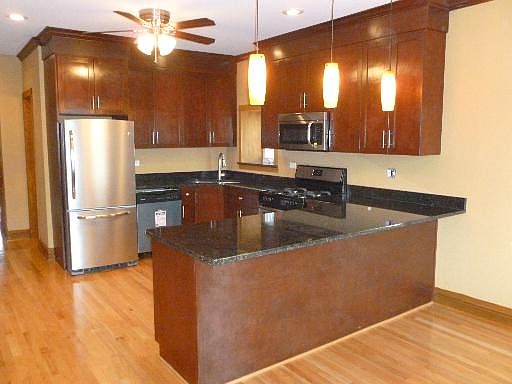 5th image of 2401 S Gunderson Ave