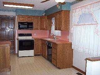 2nd image of 126 Chantilly Rue W