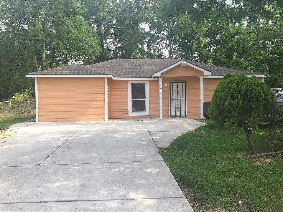 1st image of 2925 Rosemary Ln
