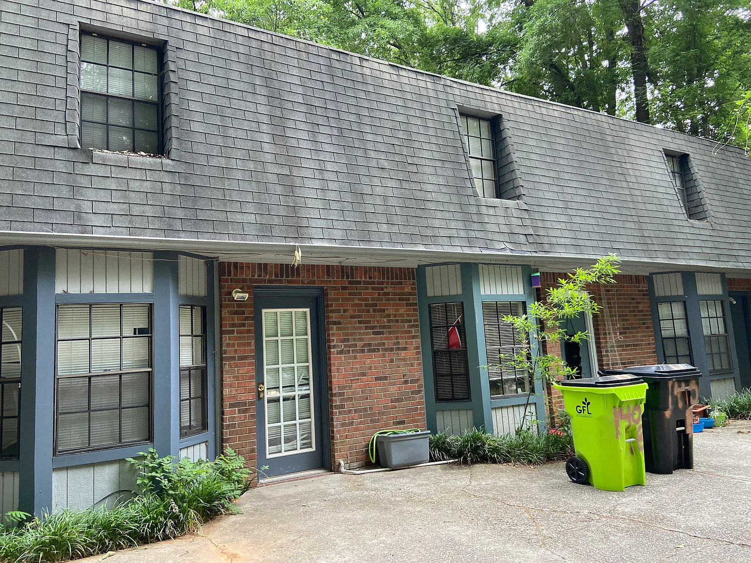 2 bed, 1012 sqft, $1,500 — Photo 1