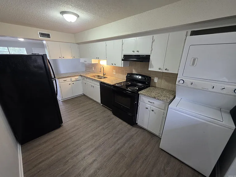 3017 Parkway Dr #2 — Photo 6