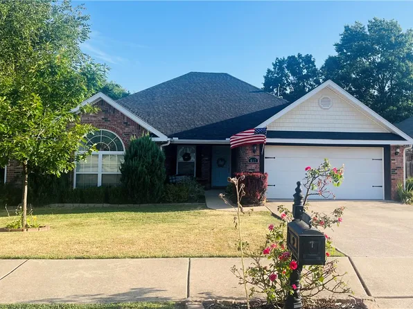 617 Highland Ct, Siloam Springs, AR 72761