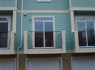 335 D 16th Ave E, Seattle, WA 98112