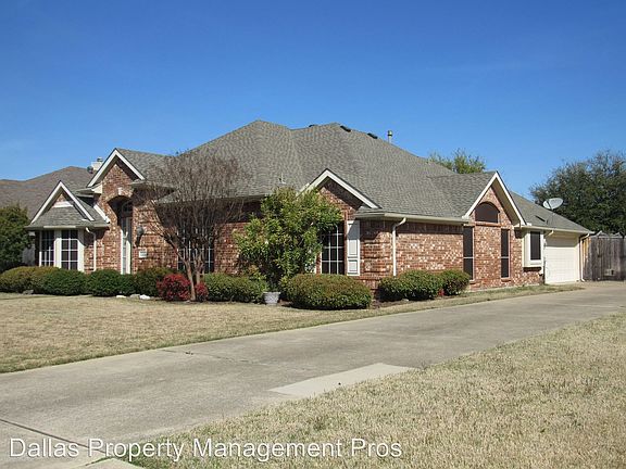 3rd image of 319 Kentwood Dr