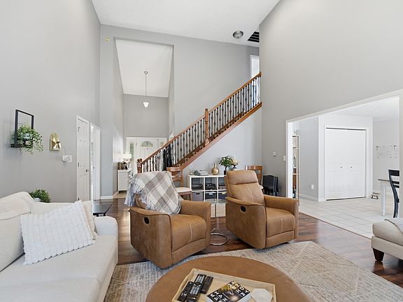 5th image of 4411 Stergen Dr