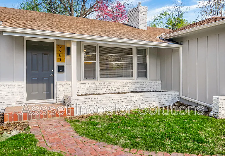 7701 Mohawk Dr — Photo 3