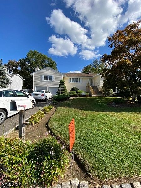 2nd image of 10 Knoll Rd