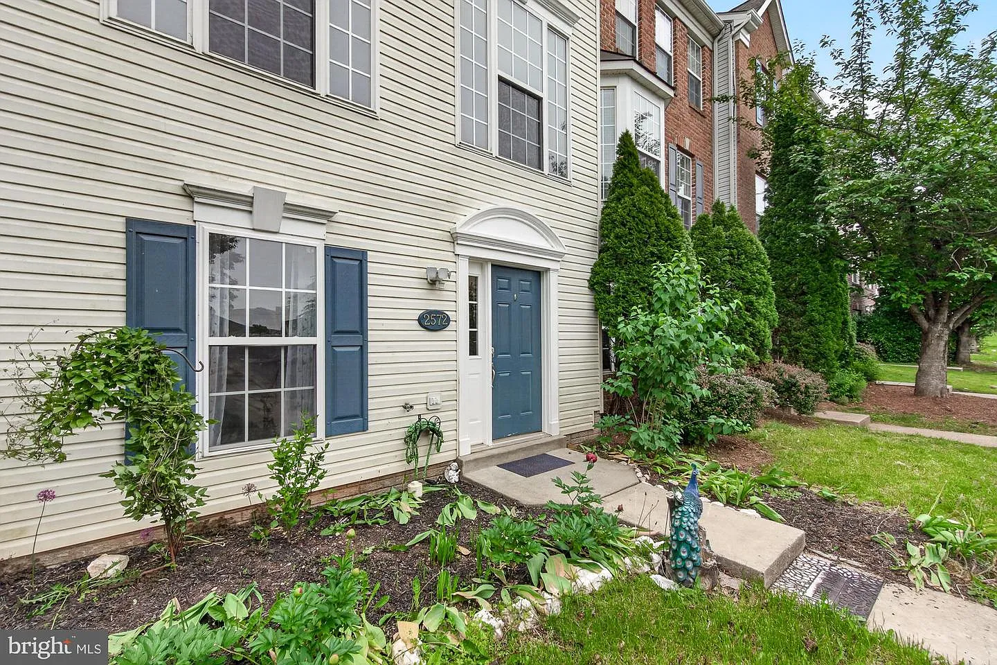 4 bed, 3.5 bath, 2652 sqft, $2,900 — Photo 3
