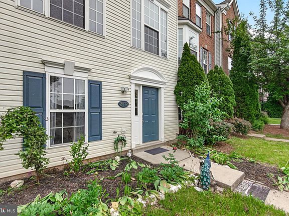 3rd image of 2572 Carrington Way