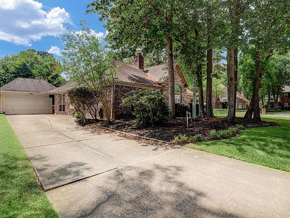 3rd image of 2819 Rustic Woods Dr