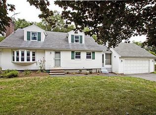 7 Dunstan Rd, Chelmsford, MA 01824