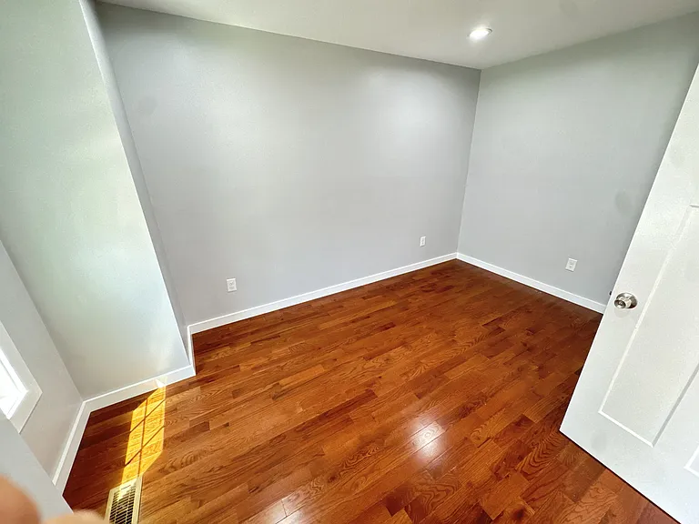 48 Charterhouse Ave — Photo 11