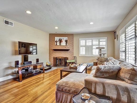 5th image of 361 N Leigh Ave
