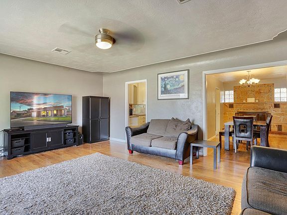 3rd image of 707 Sequoia Ave
