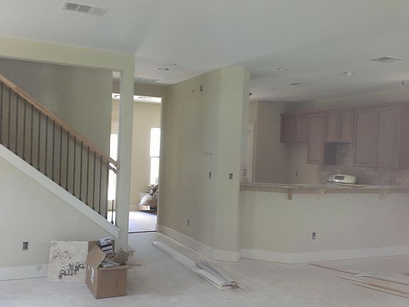 This house is not under construction. Its an early picture.