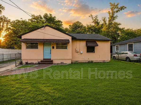 3825 Division St, Jacksonville, FL 32209
