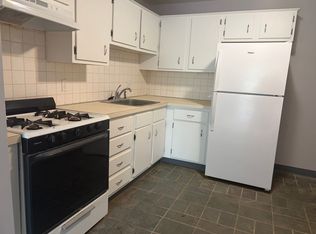 128 Mammoth Rd APT 21, Hooksett, NH 03106