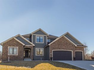 7316 Eagle Crest Dr, Johnston, IA 50131