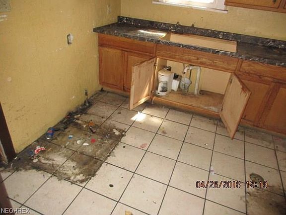 4th image of 15334 Plymouth Pl