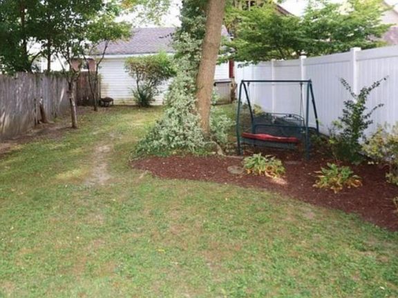2nd image of 3940 Forest Ave
