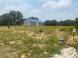 136 Sandy Ridge Dr, Poteet, TX 78065