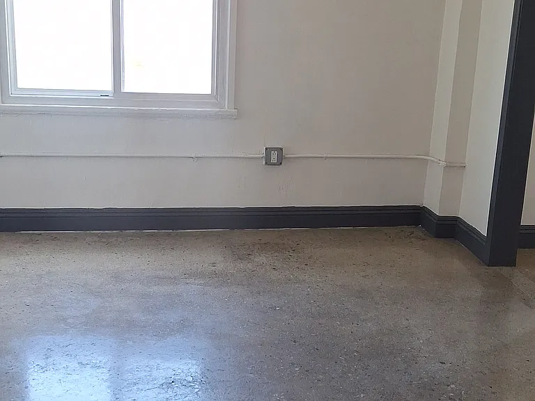 Whitley House — Photo 9