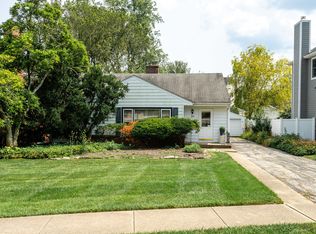 31 Waverly Ave, Clarendon Hills, IL 60514