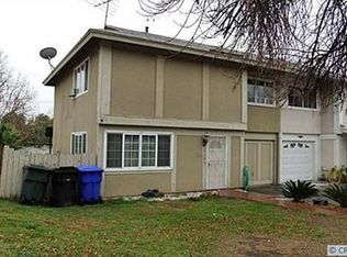 6956 John Dr, Riverside, CA 92509