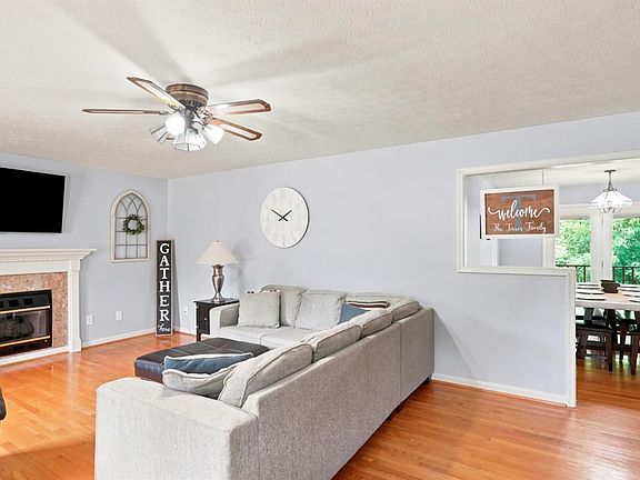 4th image of 419 Holly Hills Dr