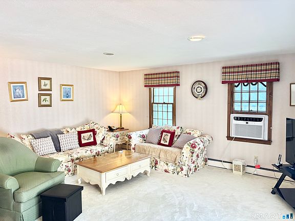 2nd image of 27 Wyneding Hill Road
