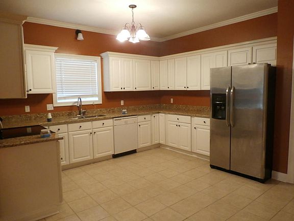 2nd image of 111 Baywood Dr
