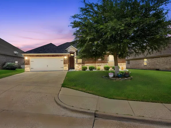 608 Donna Cir, Granbury, TX 76049