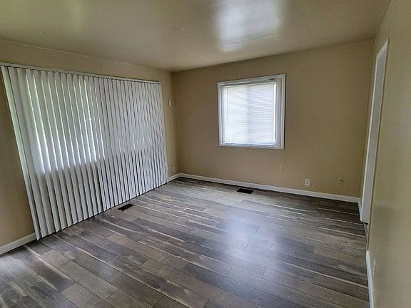 5th image of 3515 Hillside Ave