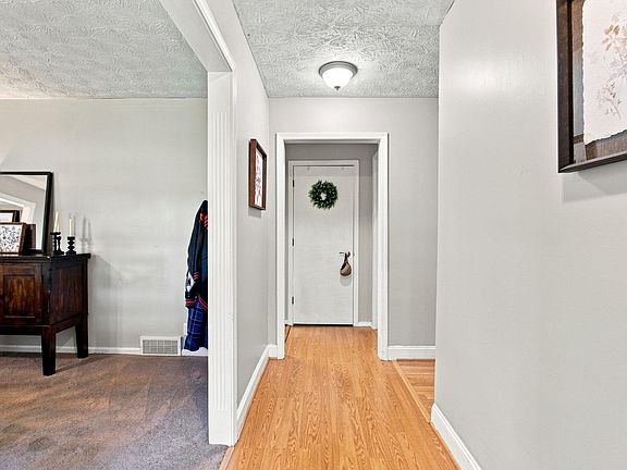 5th image of 306 Enid Ct