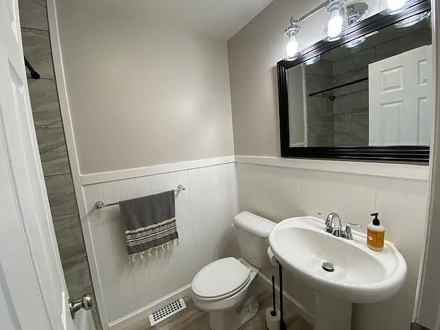 2033 Mango Cir — Photo 13