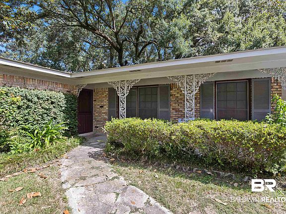 3rd image of 681 Tarawa Dr