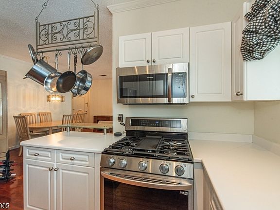 3rd image of 607 Brittany Dr