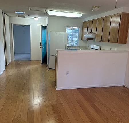 2nd image of 1707 Olympic Dr Unit 13