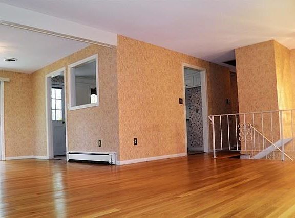 5th image of 250 Lowe Ave