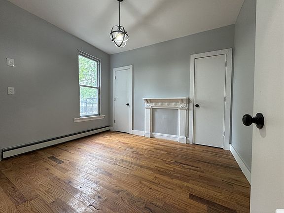 4th image of 149 Van Horne St #1