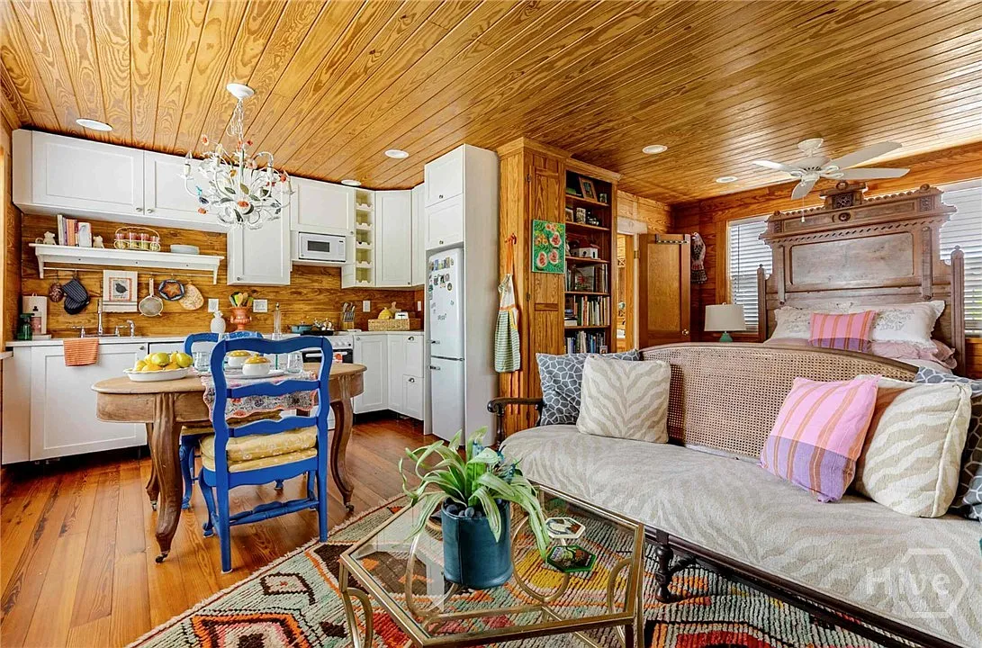1 bed, 1.0 bath, 450 sqft, $1,850 — Photo 2
