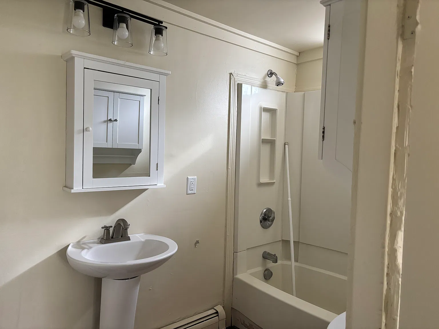 2 bed, $2,000 — Photo 2
