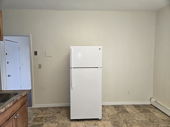 4th image of 428 Elwood Ave APT 2N