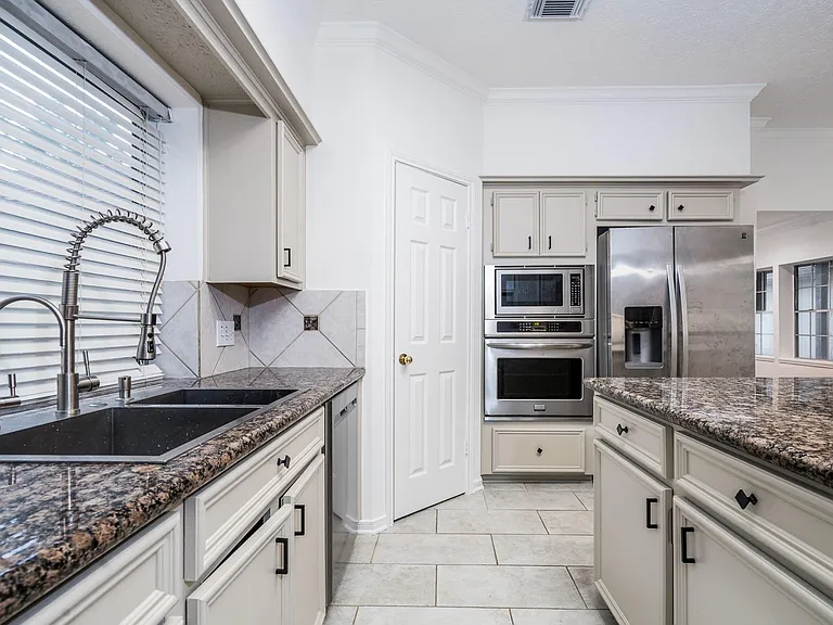 14207 Vista Mar Cir — Photo 39
