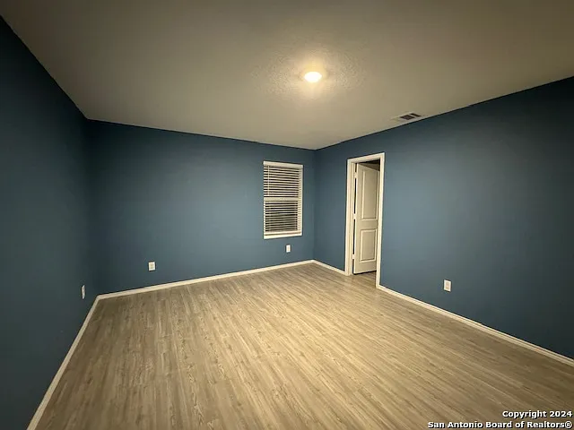 7010 Solar Rdg — Photo 16
